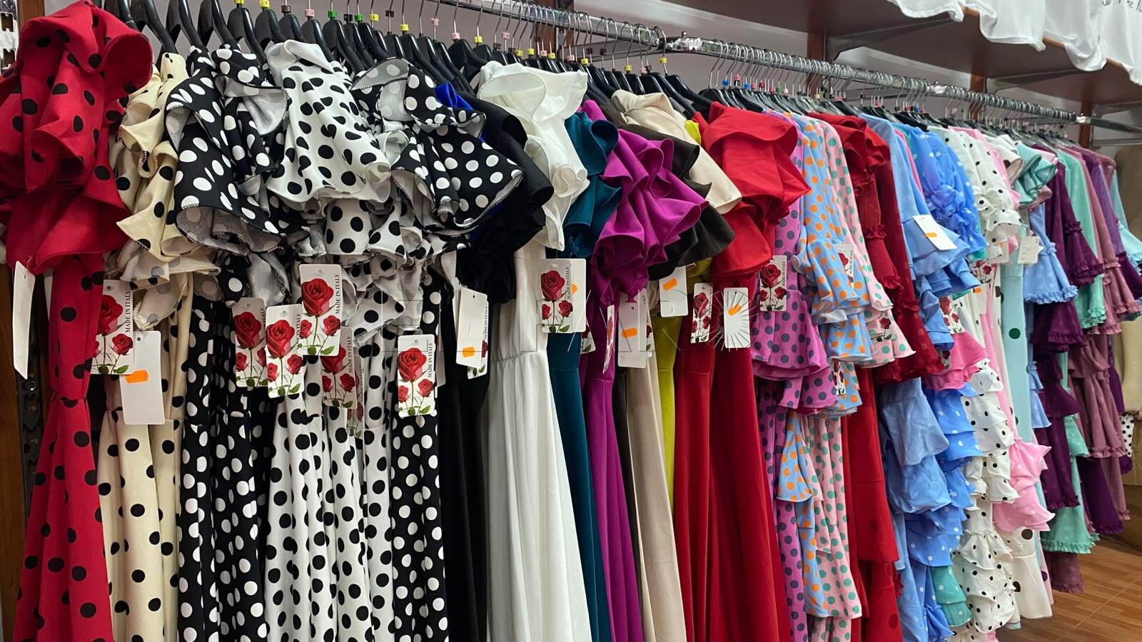 A la última moda y al mejor precio, La Juany te viste de flamenca para la próxima Feria de Melilla
