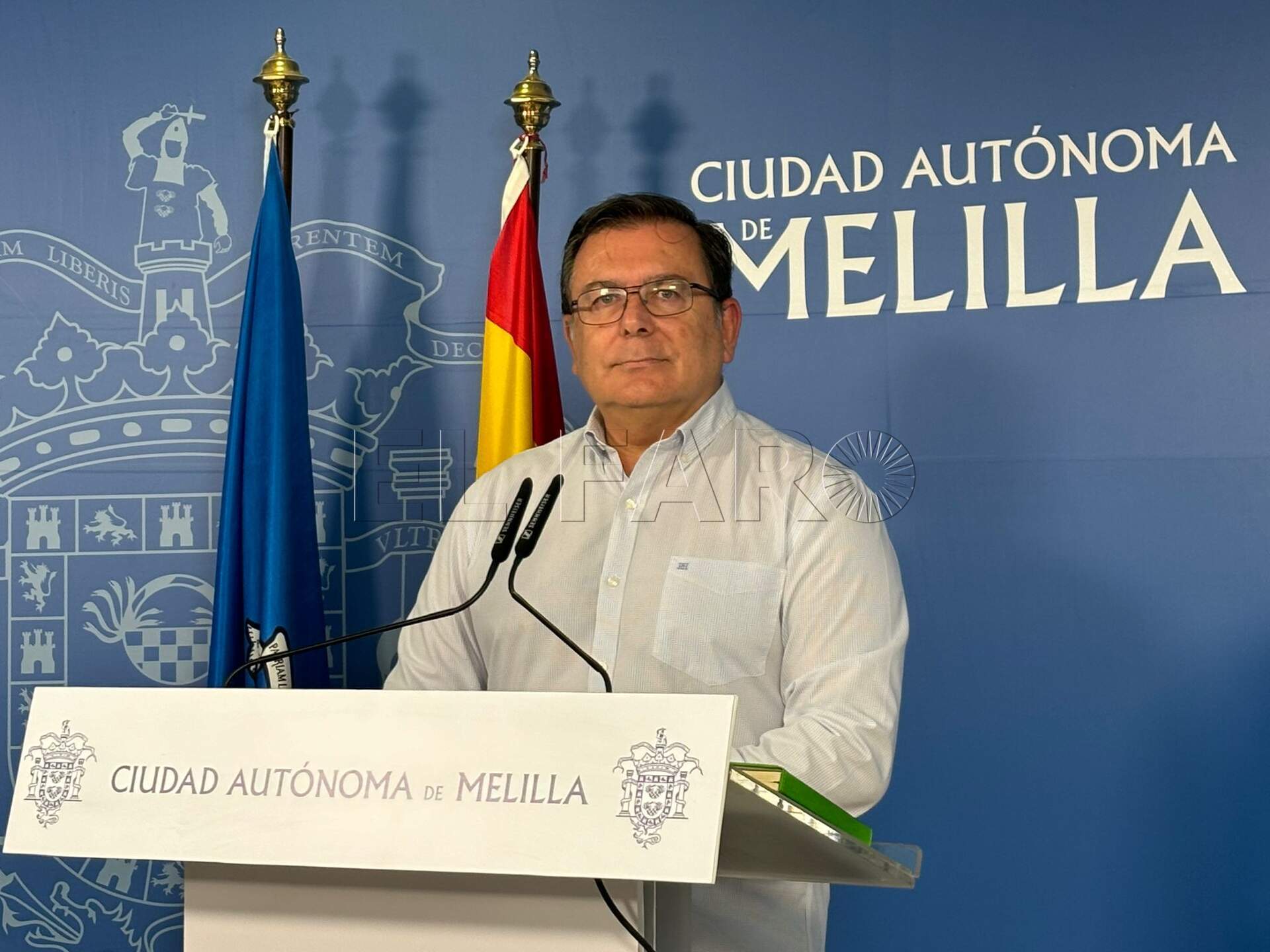El consejero de Seguridad Ciudadana expresa la preocupación del Gobierno local ante la crisis migratoria de Ceuta