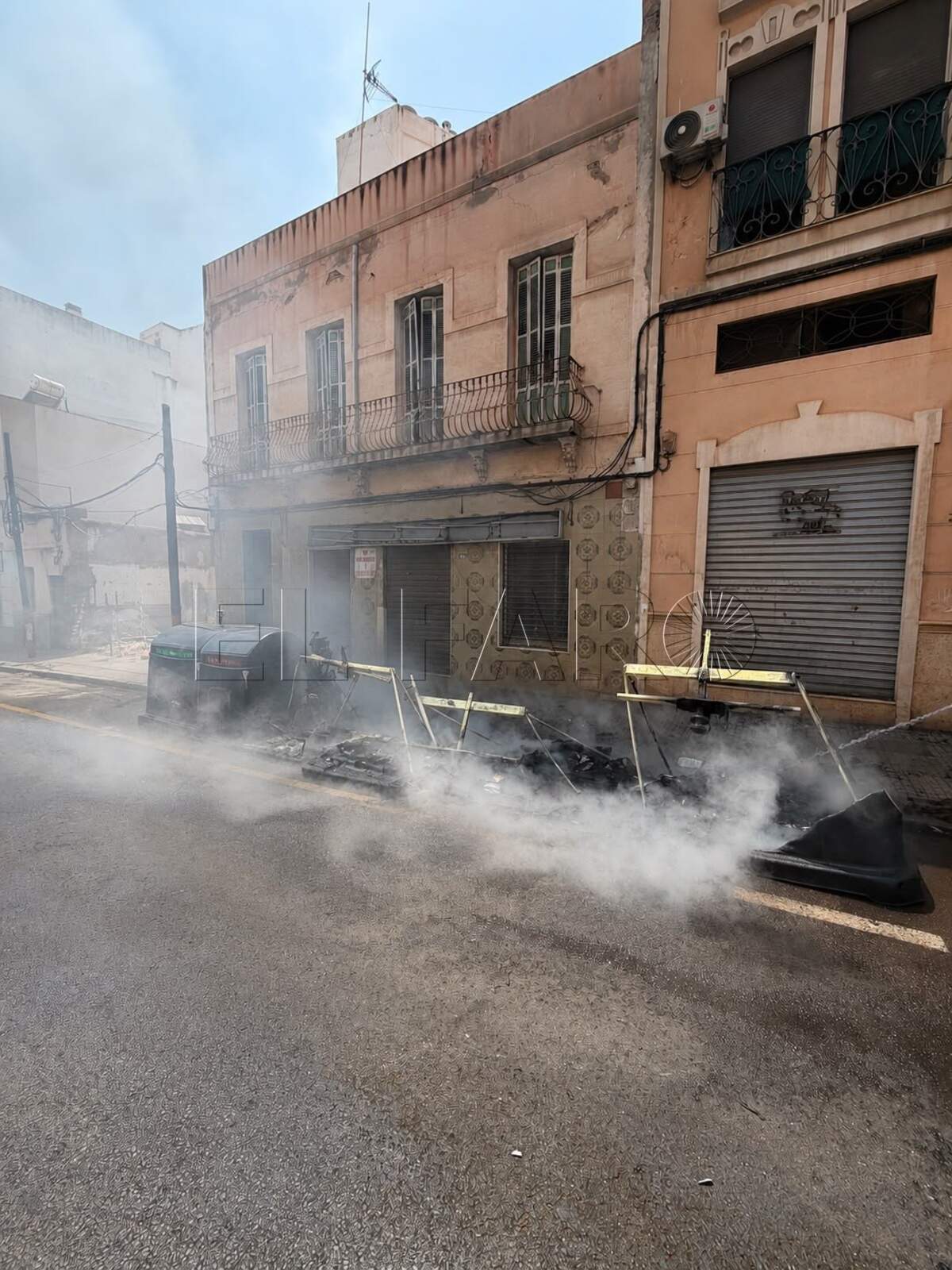 Quema de contenedores en la avenida Castelar (cedida)