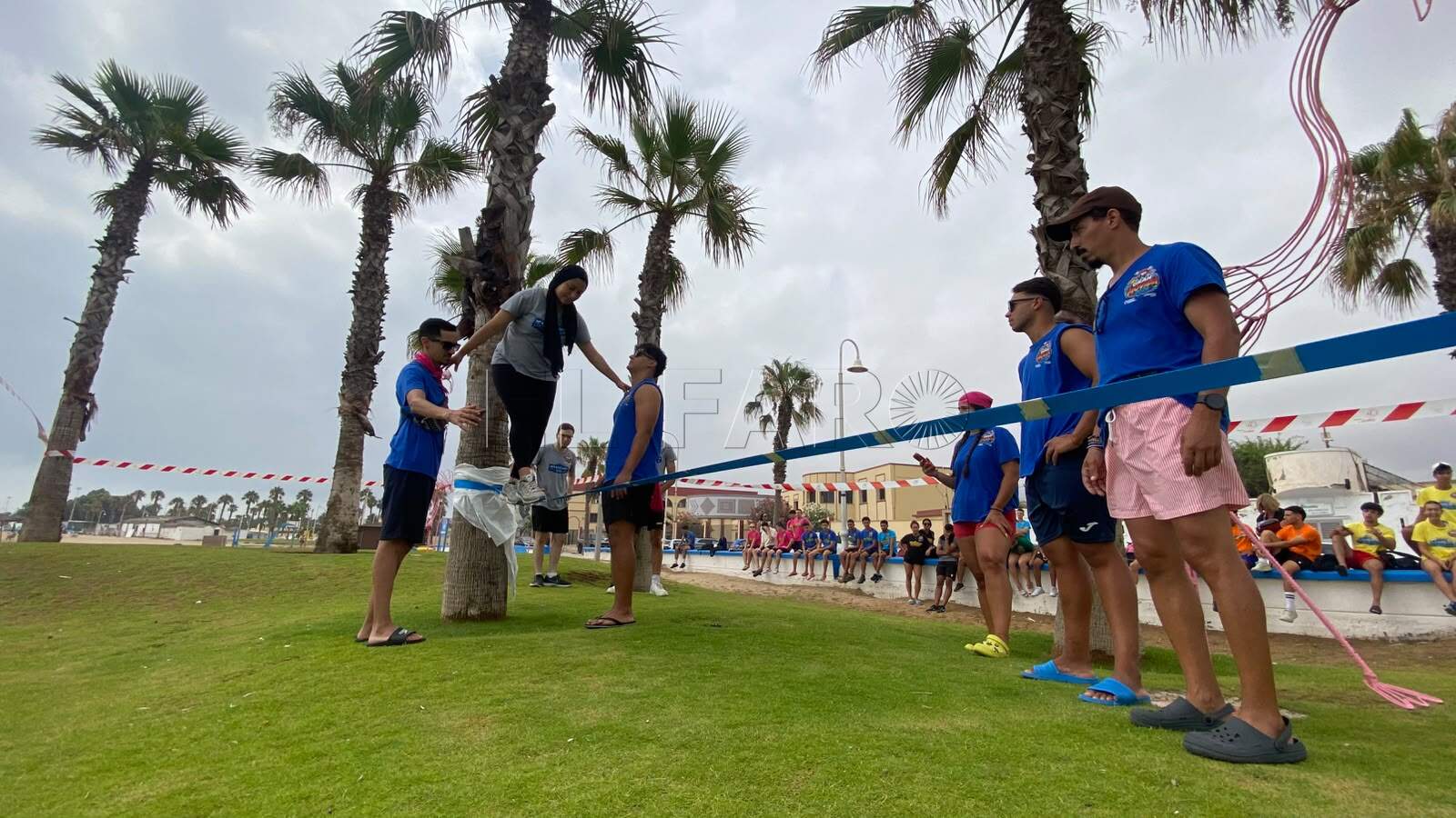 Los concursantes de la Gran Movida ponen a prueba su equilibrio frente al Club de Tropa