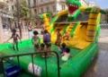 La Fiesta del Agua llena de juegos, risas y diversión el centro de la ciudad para dar la bienvenida al verano