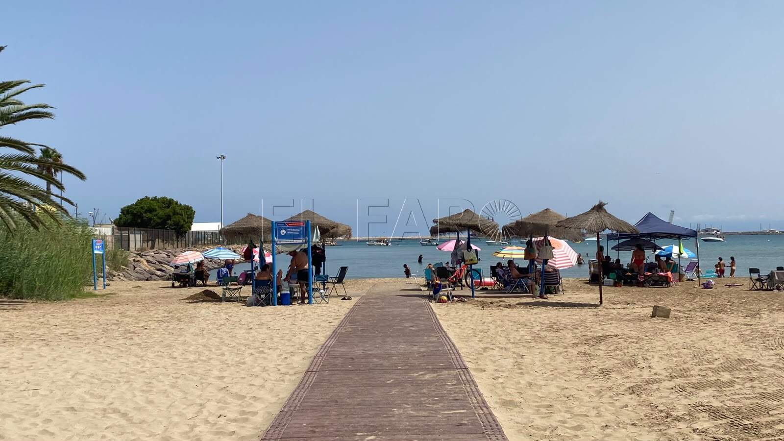 Un domingo de playa en Melilla
