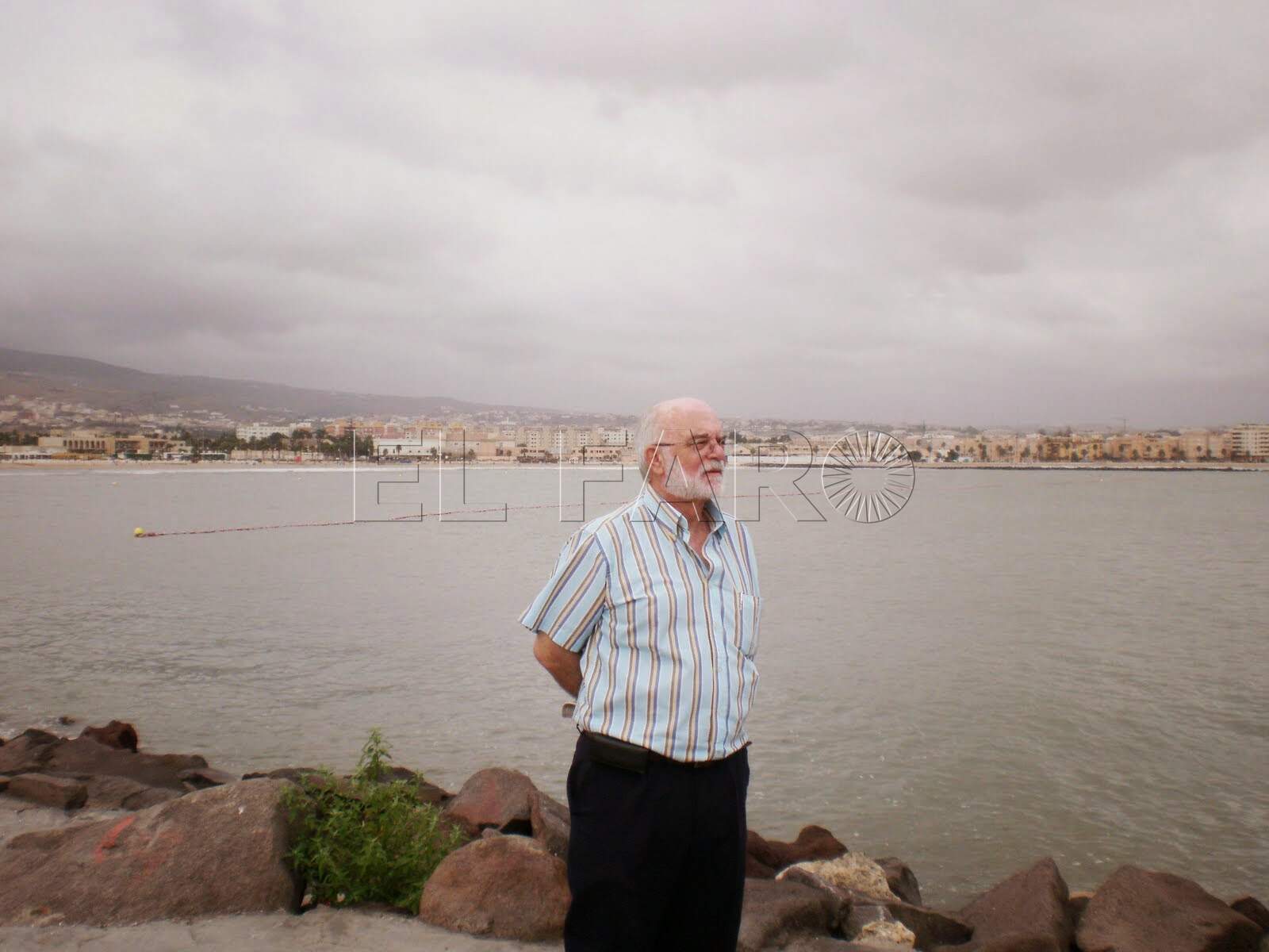Álvaro Cordón, escritor y lingüista melillense, publica su nuevo poemario 'Versos de vuelta'. -Cedida por el poeta-
