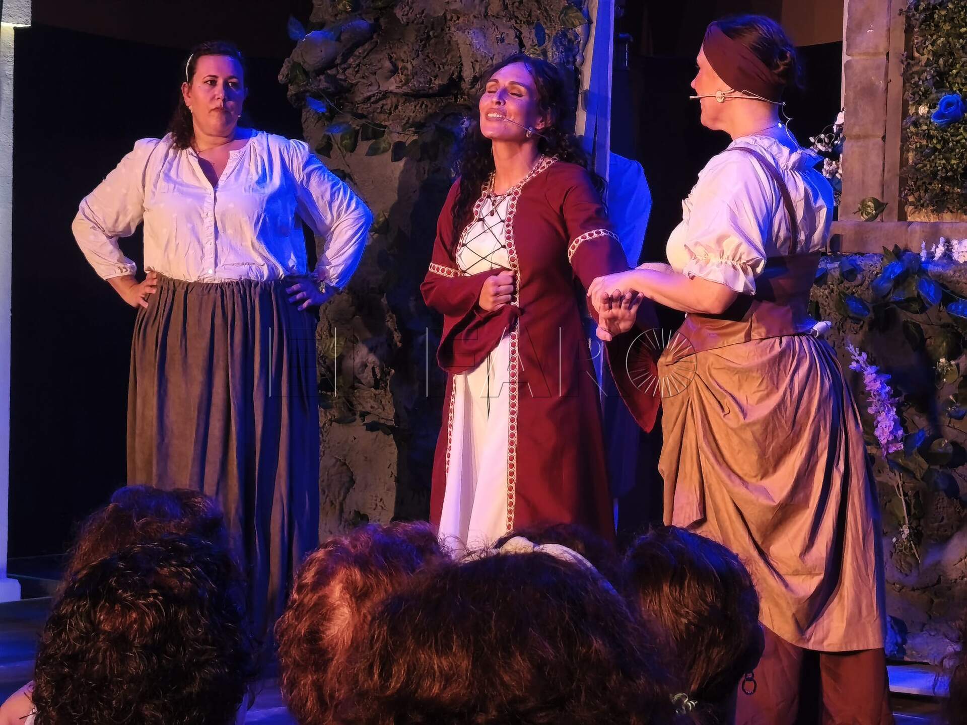 Obra de teatro 'Bajo las torres de Teruel' de la compañía Phoenix. -AGC-