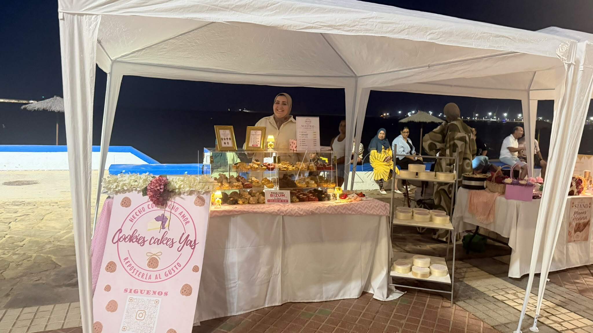 Uno de los dieciséis stands colocados en el Paseo Marítimo durante el pasado 15 de agosto. -Cedida por Activas-