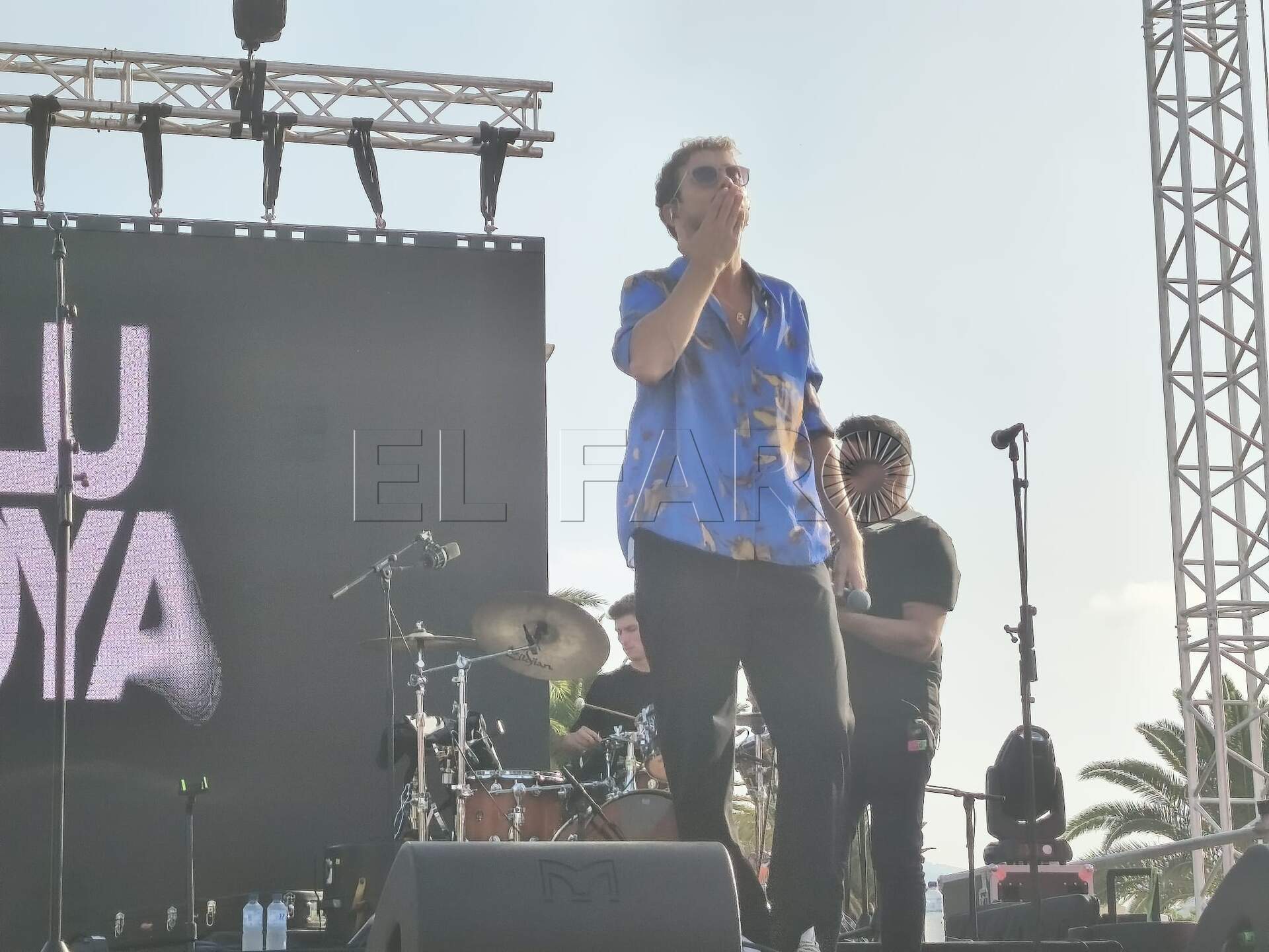 Juanlu Montoya durante su concierto en el Espacio Joven de la Feria de Melilla.