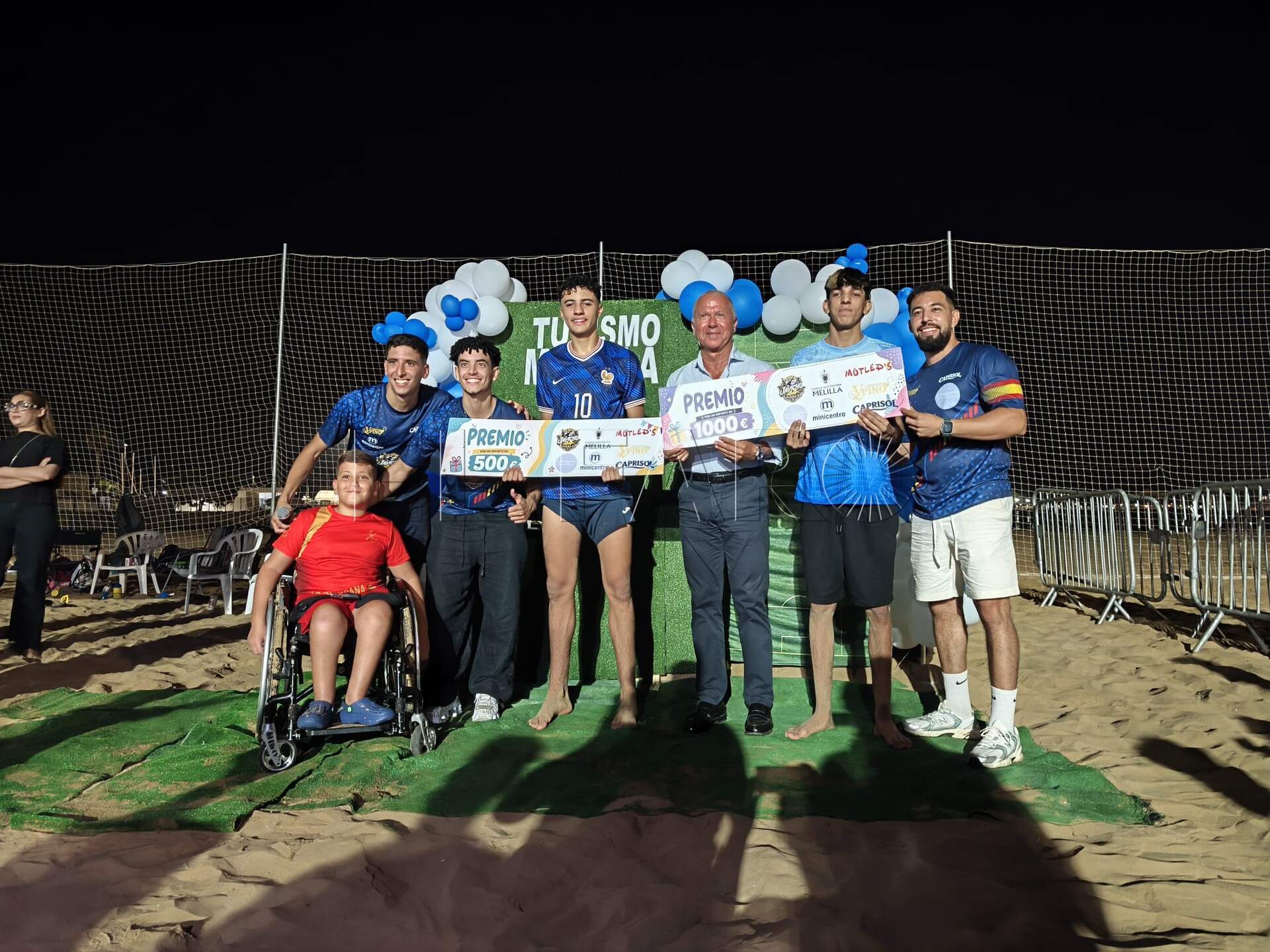 Entrega de premios del proyecto Mundial Melilla en la playa de San Lorenzo. -AGC-