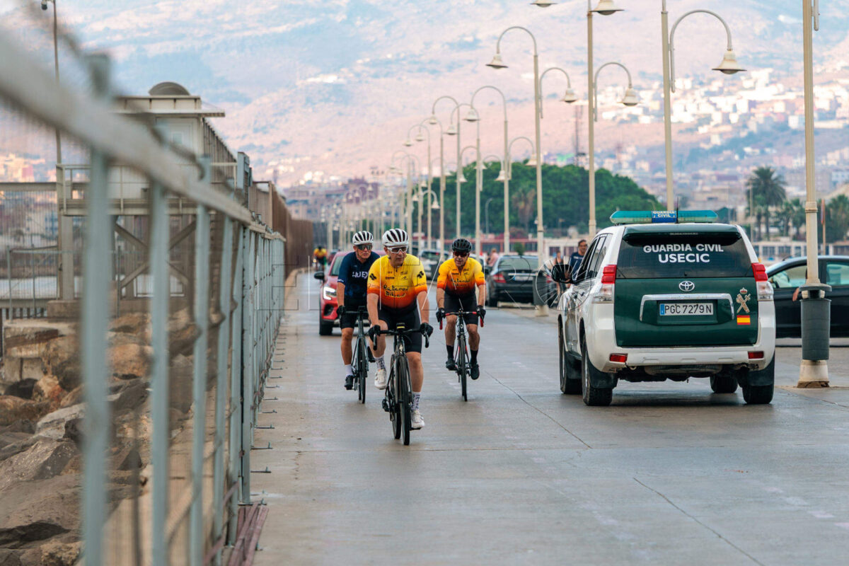 MELILLA (ESPAÑA), 15/08/2026.- La frontera de Melilla está viviendo las últimas horas con tranquilidad y sin incidentes pese a los llamamientos que se han difundido en redes sociales en Marruecos para intentar entrar este sábado de forma irregular en Ceuta y Melilla, aunque con un mayor despliegue policial del habitual. Fuentes de la Delegación del Gobierno en Melilla han informado a EFE de que la jornada está transcurriendo con normalidad, sin novedad y sin incidentes. EFE/ Giner