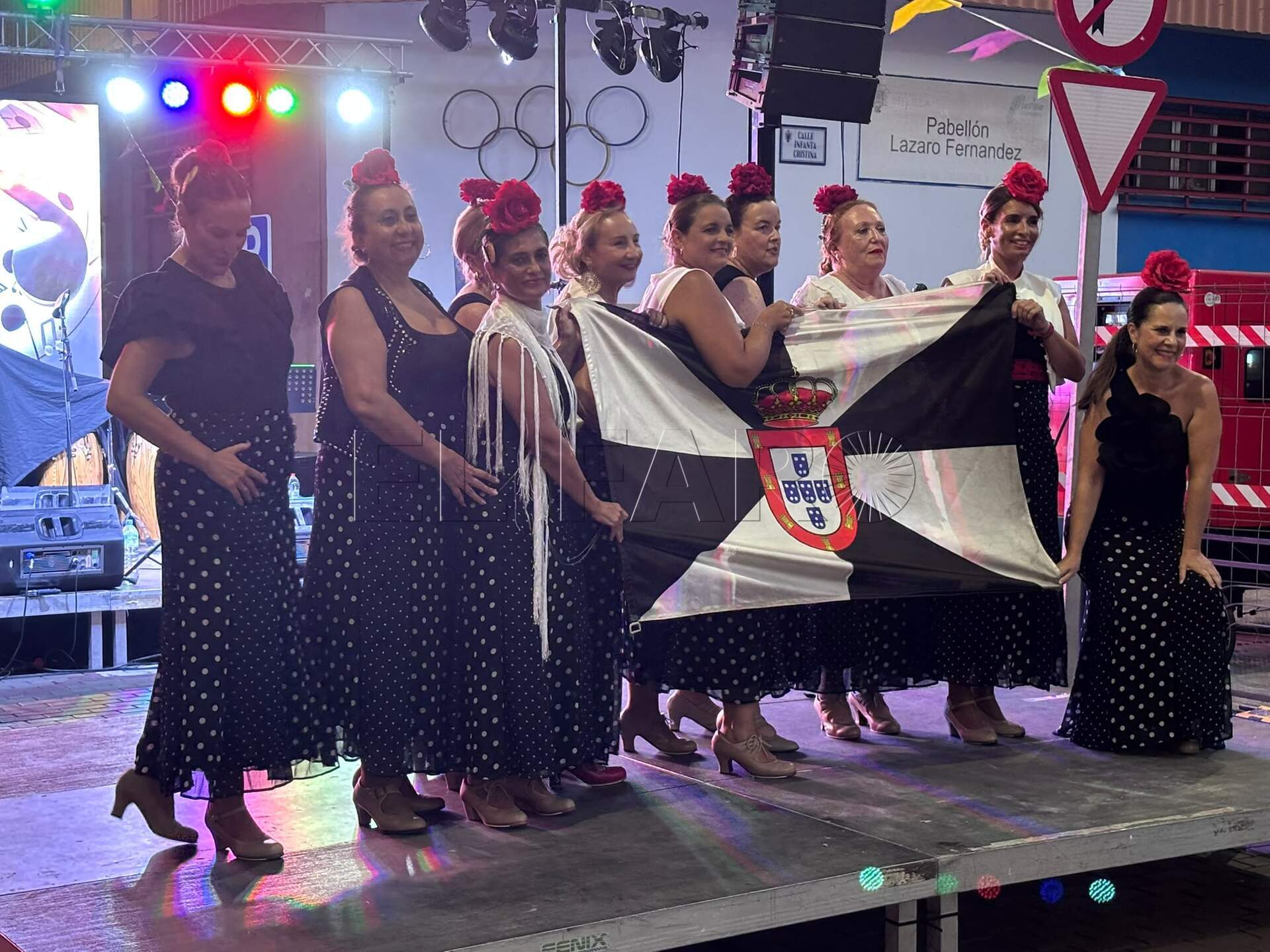 Grupo de baile Entre Volantes. -MAJ-
