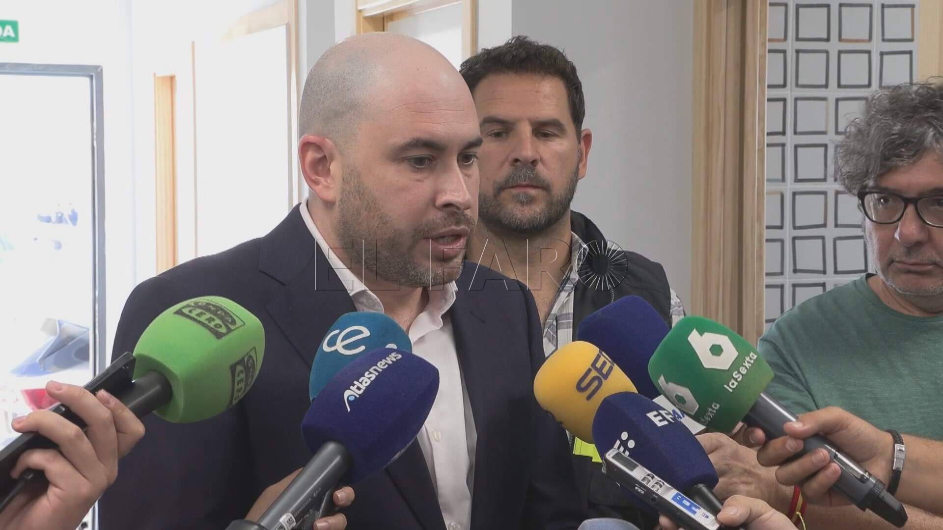Moncloa prepara la salida del delegado del Gobierno en Ceuta