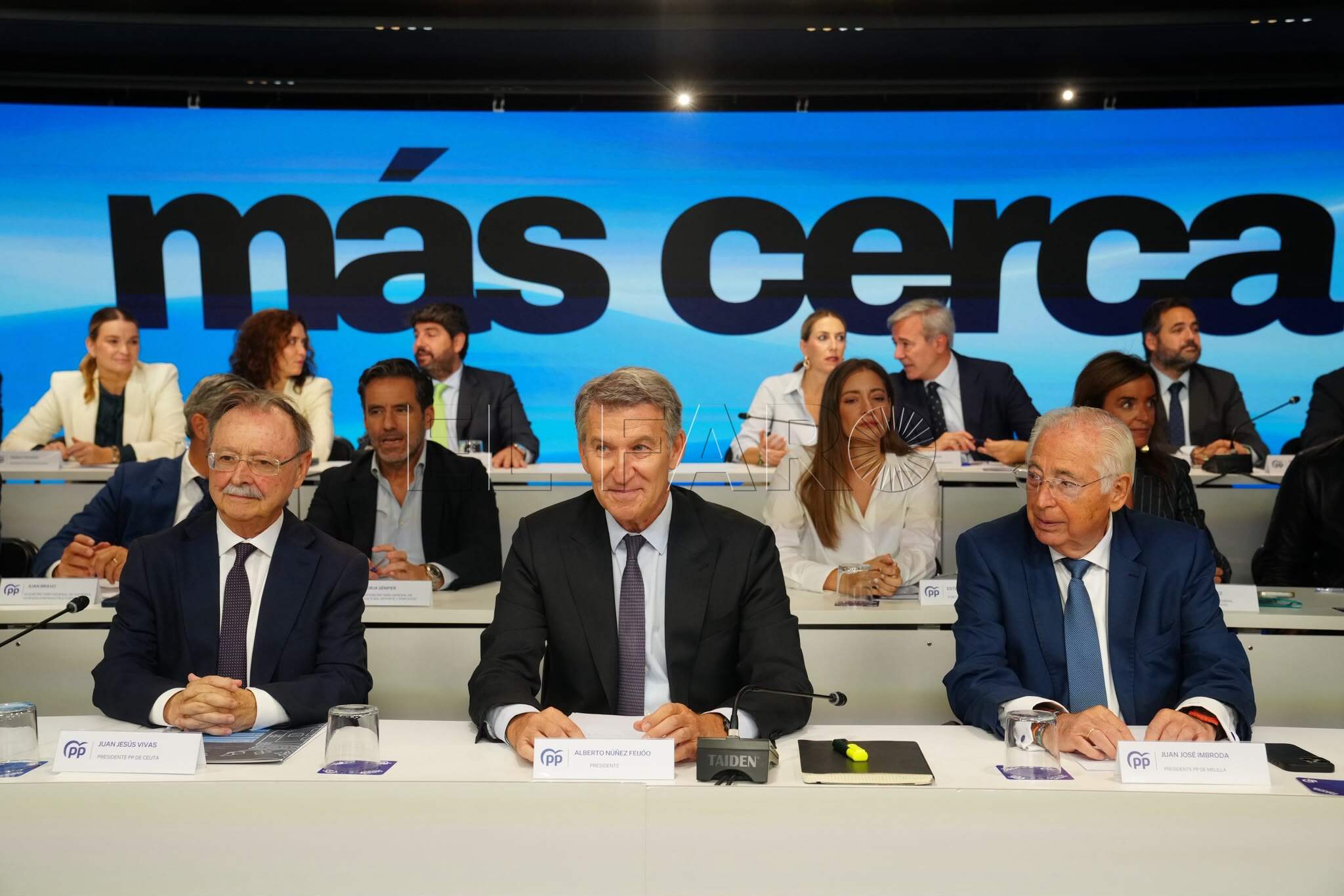 Imbroda pide investigar la procedencia de los "billetes verdes" tras la inacción en Ceuta