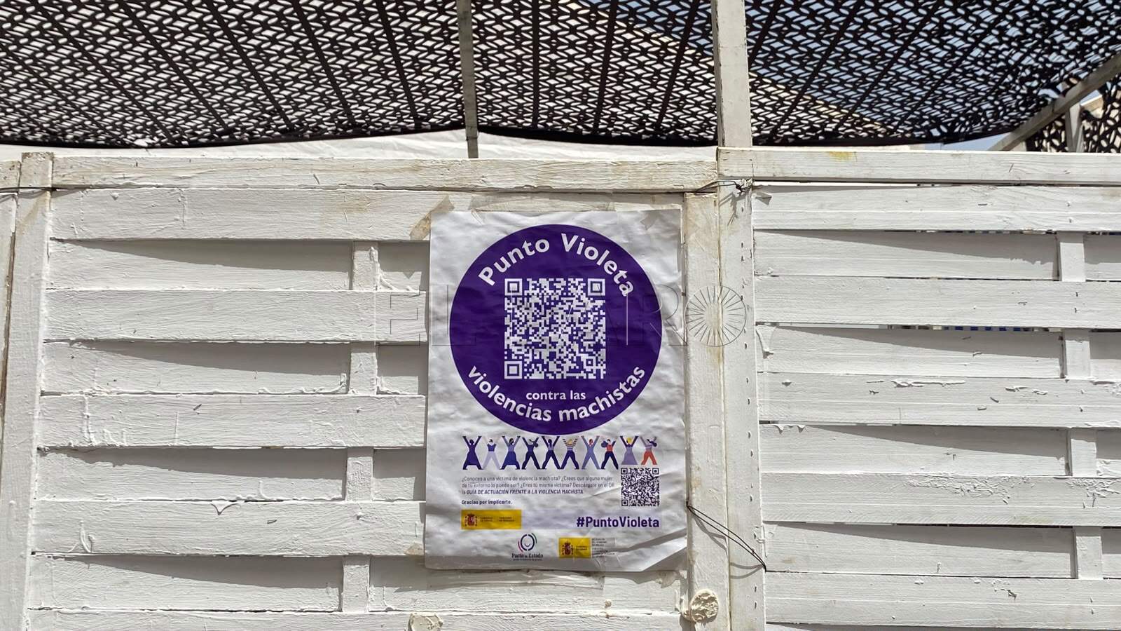 Cartel del Punto Violeta en el recinto ferial