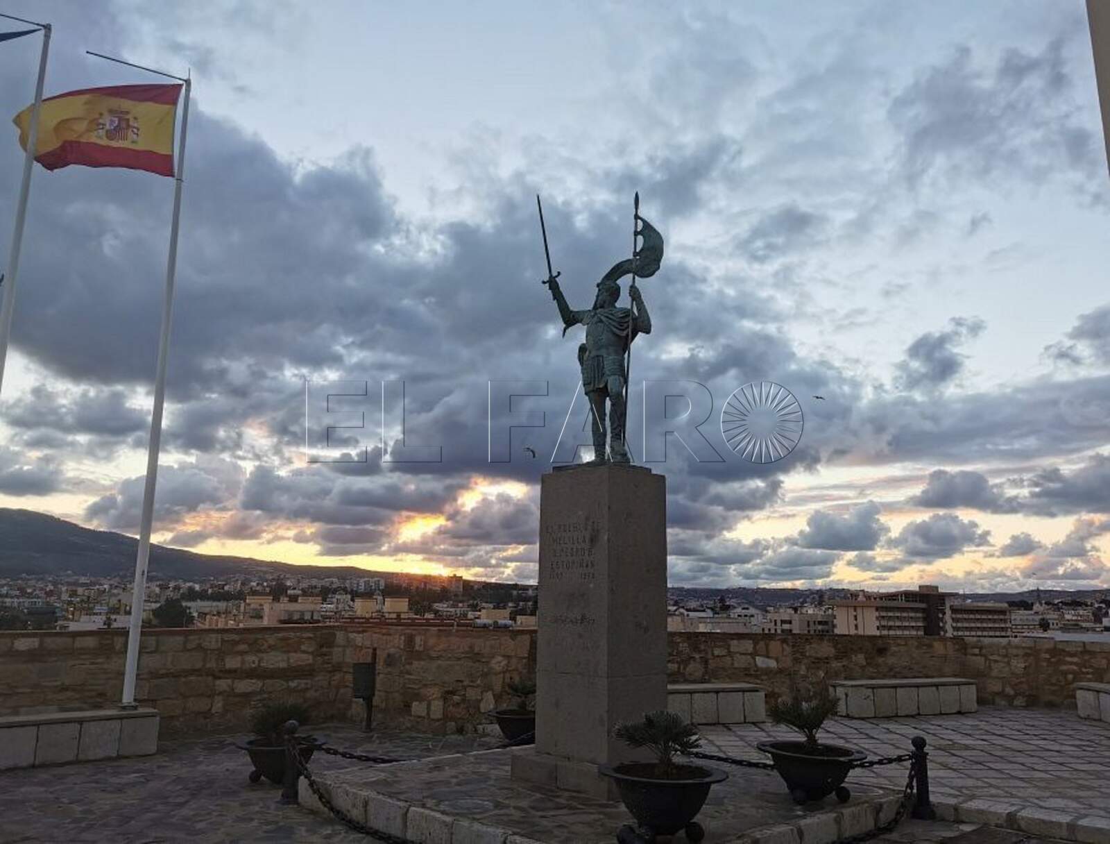 Felicitaciones por el Día de Melilla que olvidan qué se conmemora