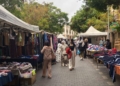 Los comerciantes del mercadillo lamentan que es “pan para hoy y hambre para mañana”