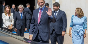 Parece una burla que el Rey vaya a Finlandia a proteger la frontera europea