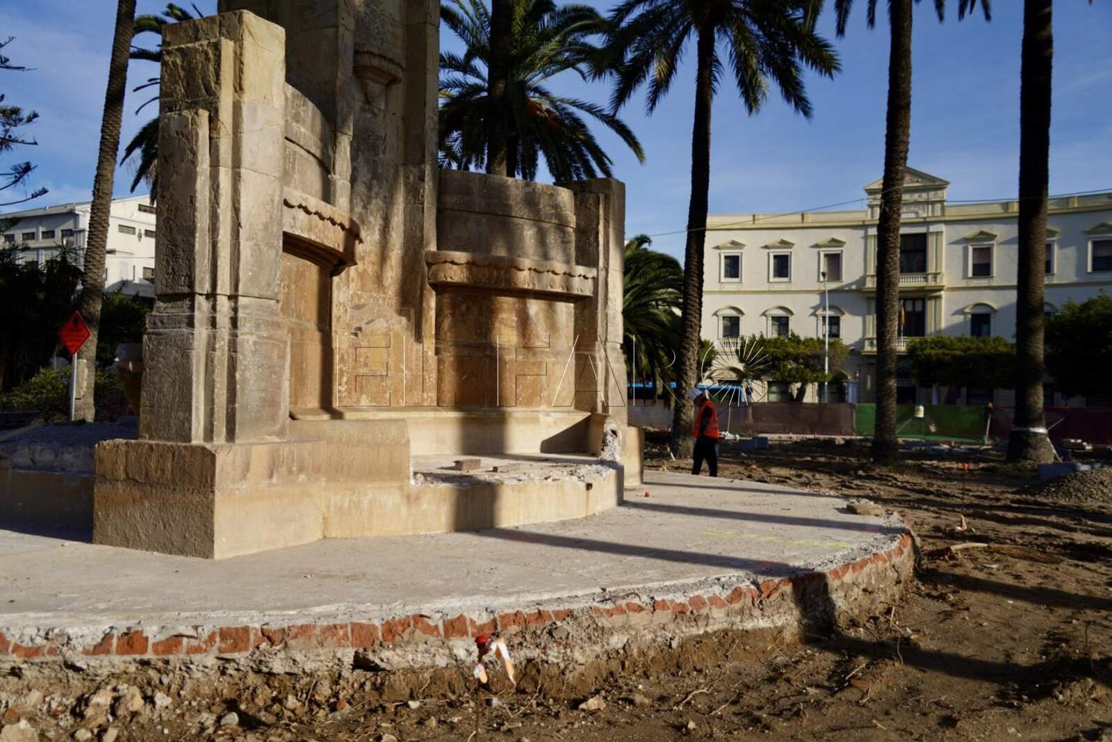 La Plaza de España y el monumento al Socorro afrontan la recta final ante la visita de los Reyes a Melilla