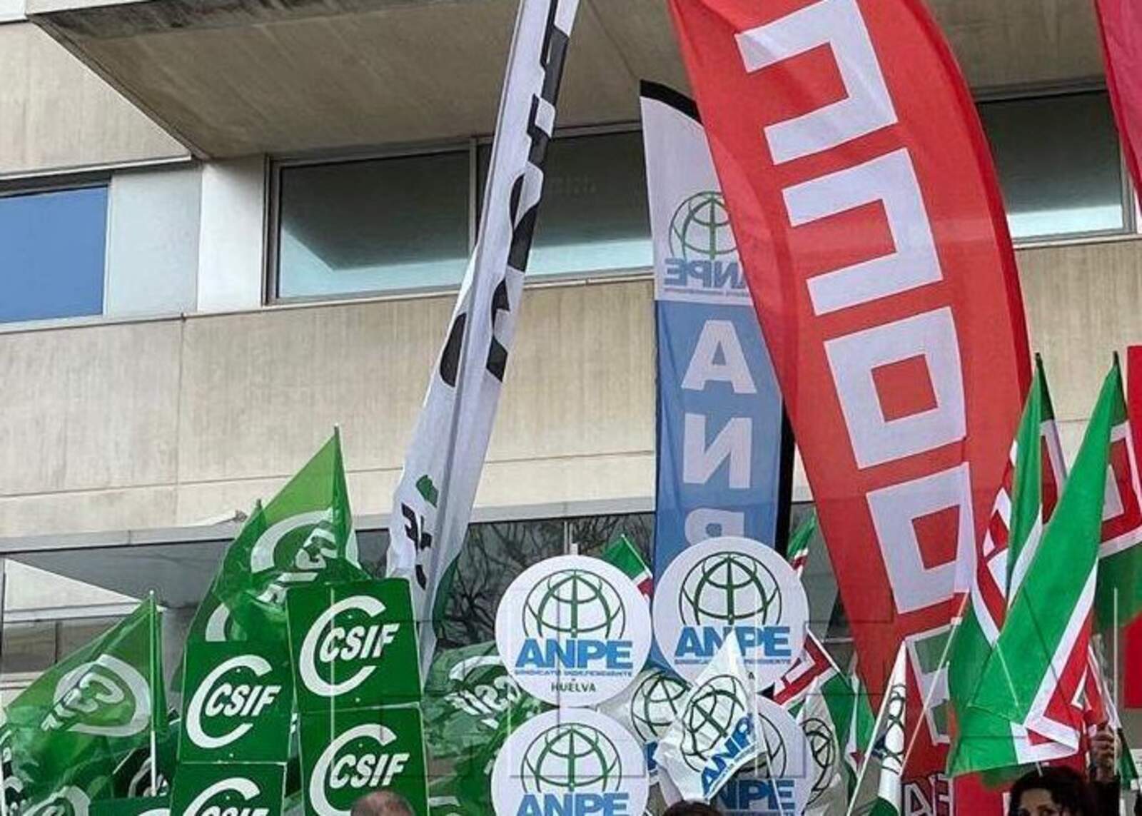 CSIF y CCOO esperan a los Reyes con las necesidades de Melilla sobre la mesa