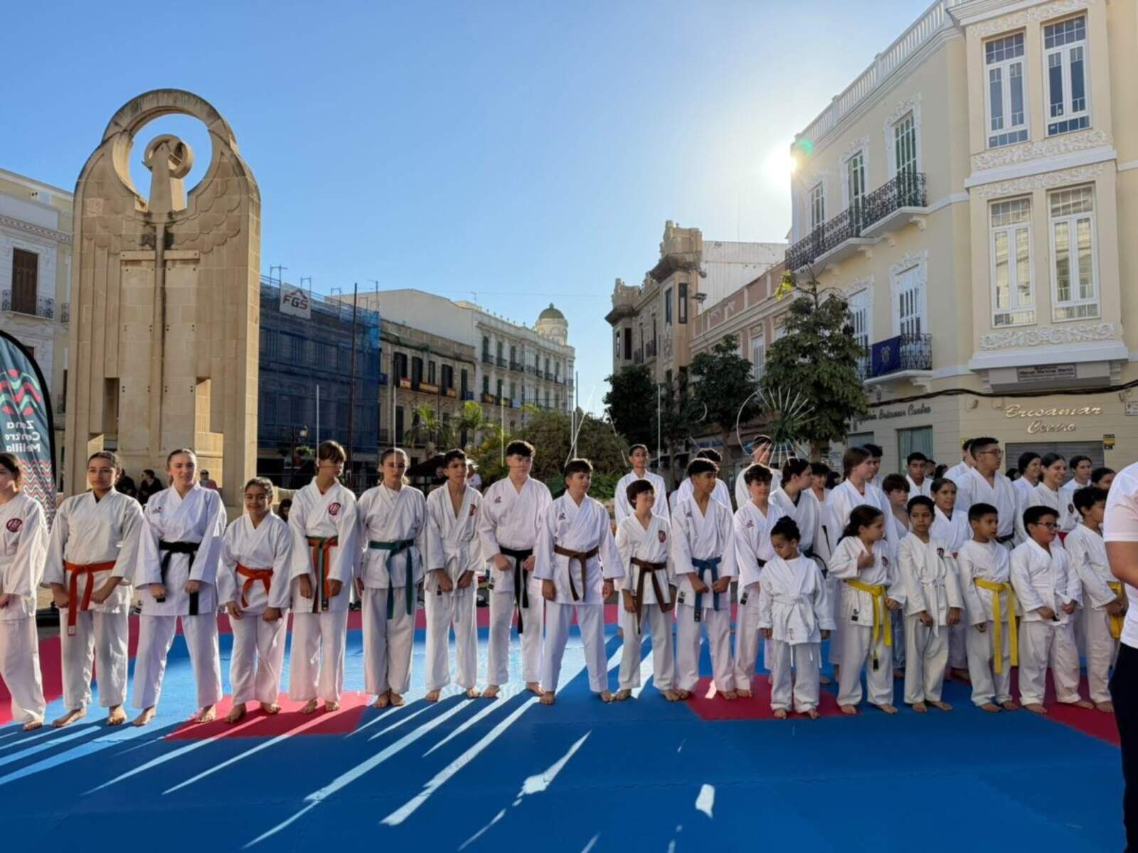 Zona Centro saca el kárate a las calles de Melilla