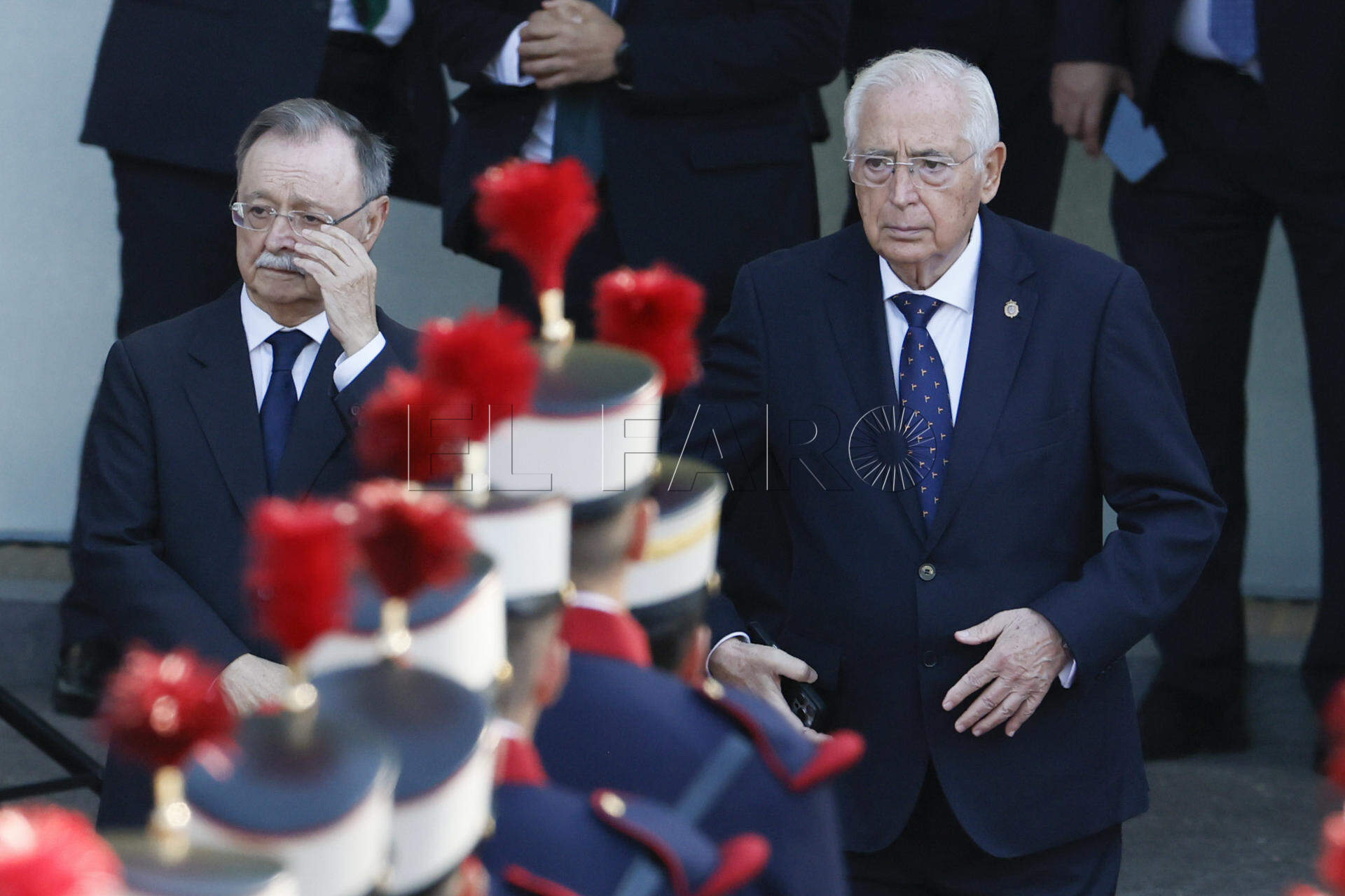 El presidente Imbroda asiste al desfile de las Fuerzas Armadas en el Día de la Hispanidad