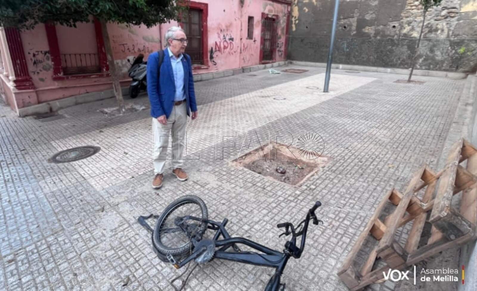 Vox pide colaboración vecinal, más papeleras y contenedores en los barrios