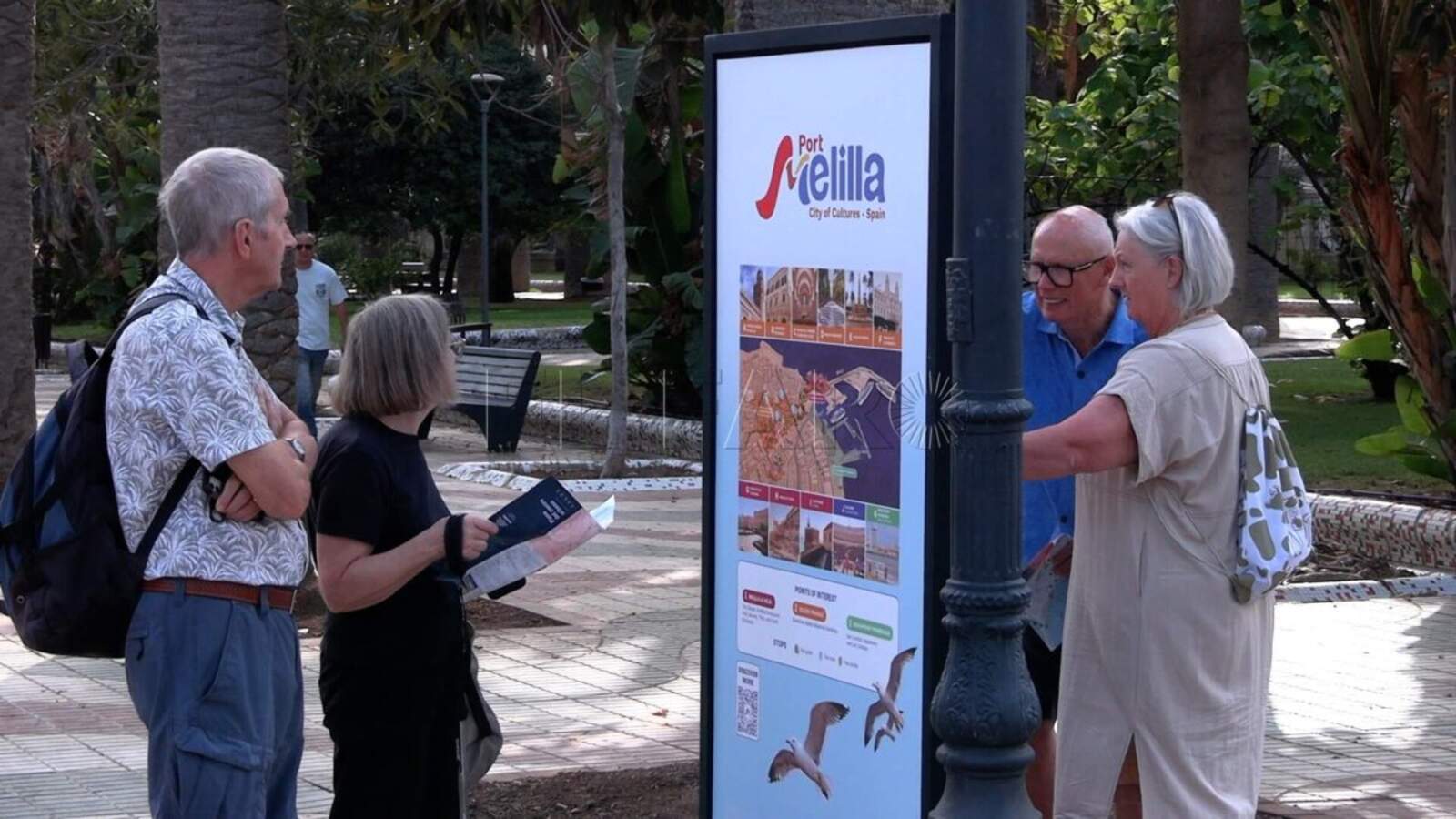 Melilla recibe a los 945 cruceristas del Balmoral con una jornada llena de actividades