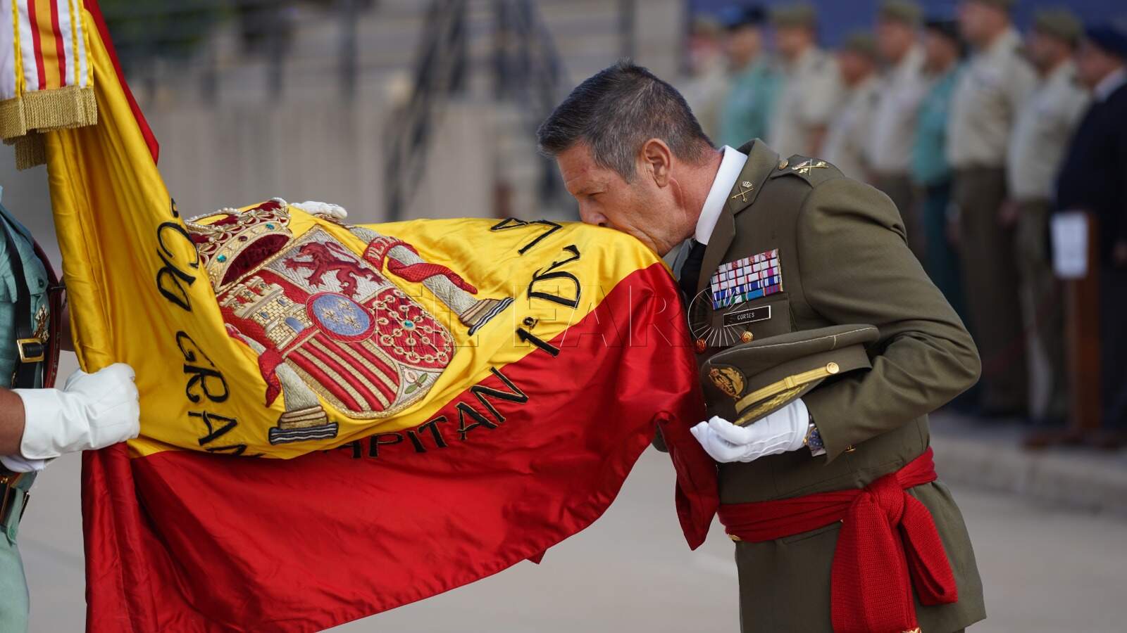 Parada militar en la Base Alfonso XIII para despedir al comandante general