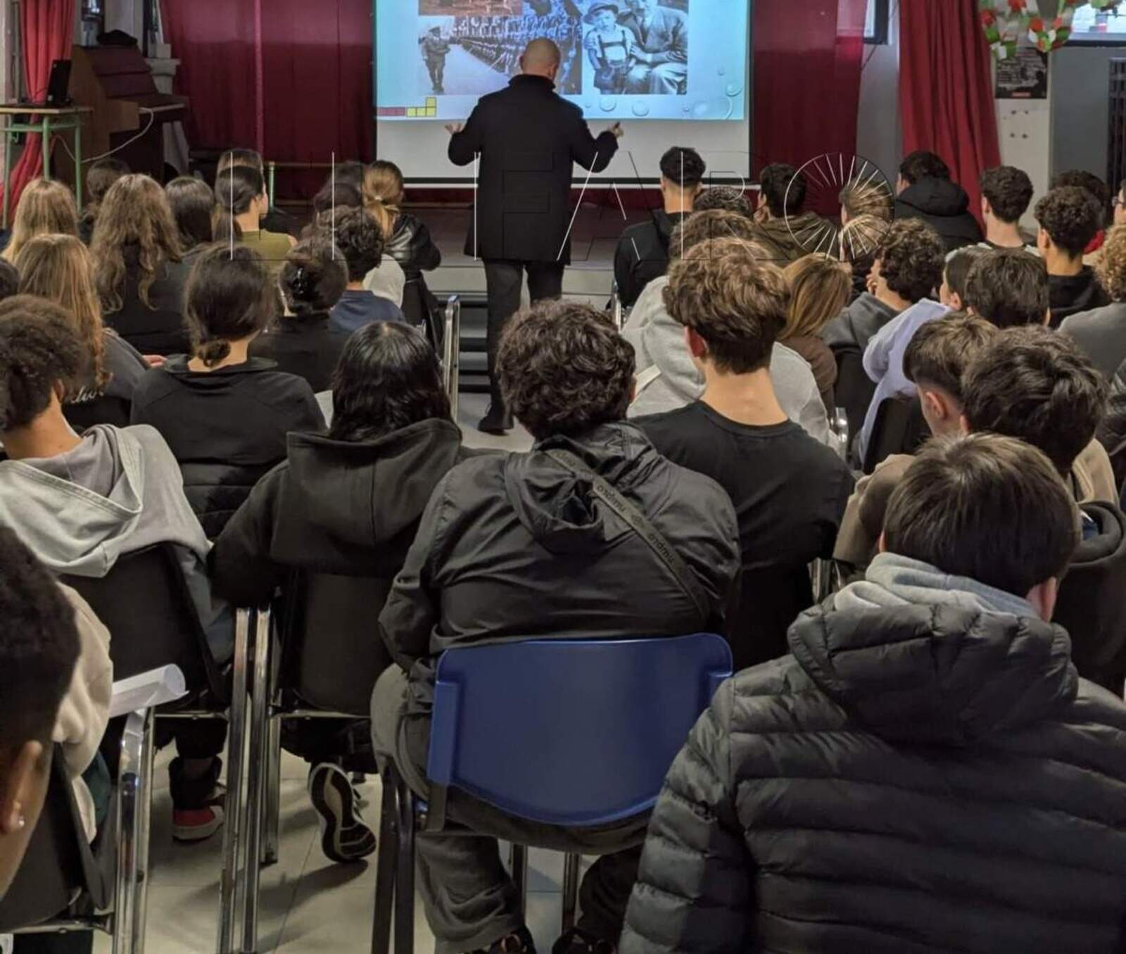 Cuando la certeza absoluta se convierte en la jaula de la radicalización