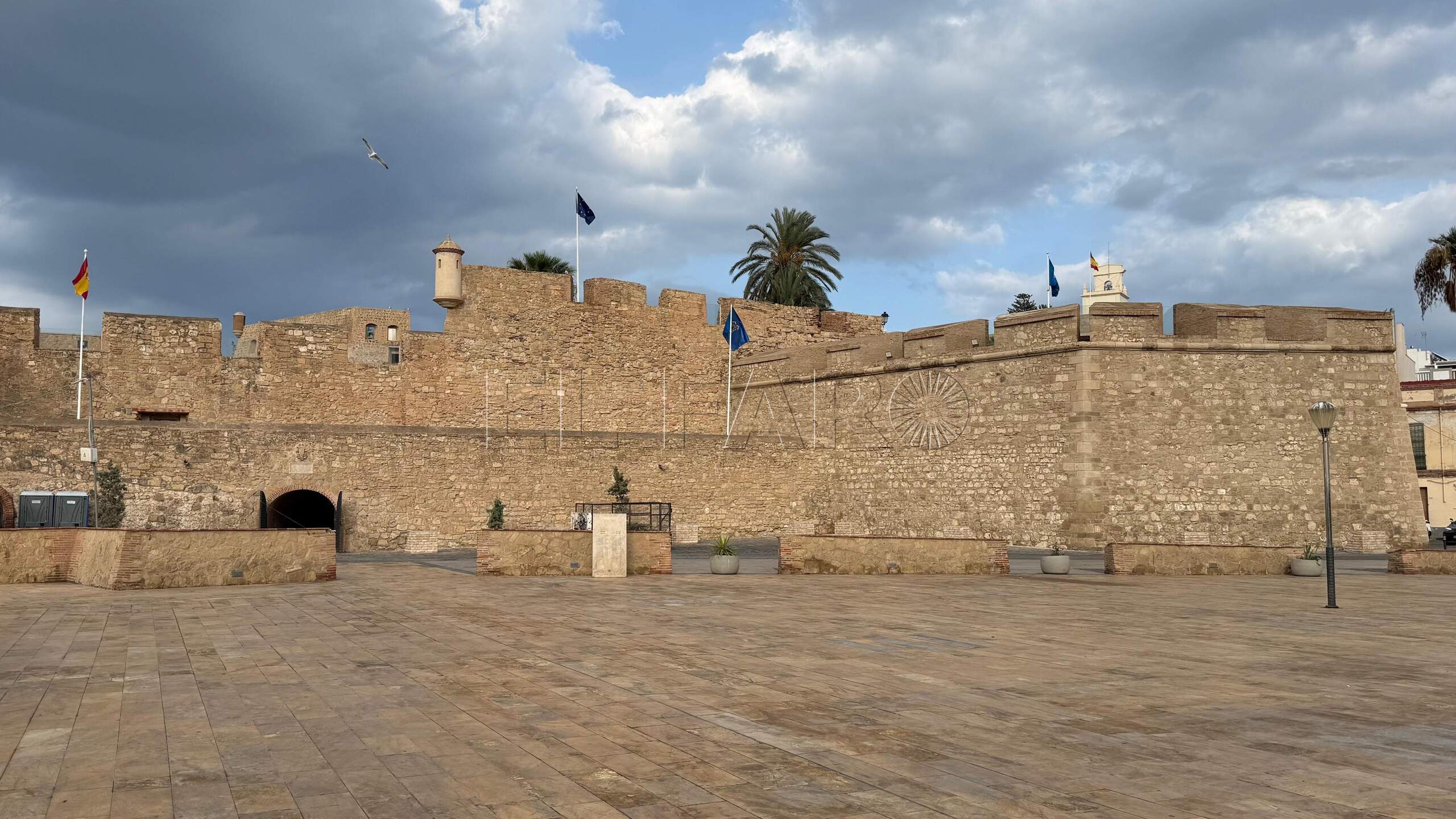 Díaz señala que las obras de fachadas de Melilla la Vieja avanzan y estarán terminadas en unos meses