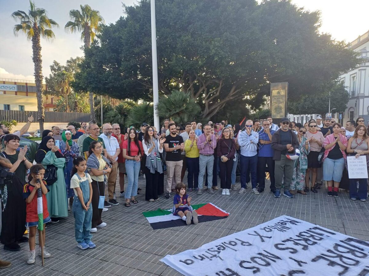 Concentración para reivindicar "no dejar de hablar" de Palestina