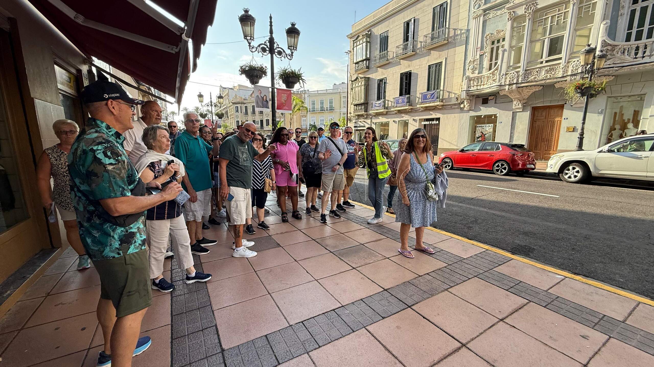 Casi 4.000 cruceristas del Norwegian Escape protagonizan un día histórico en Melilla