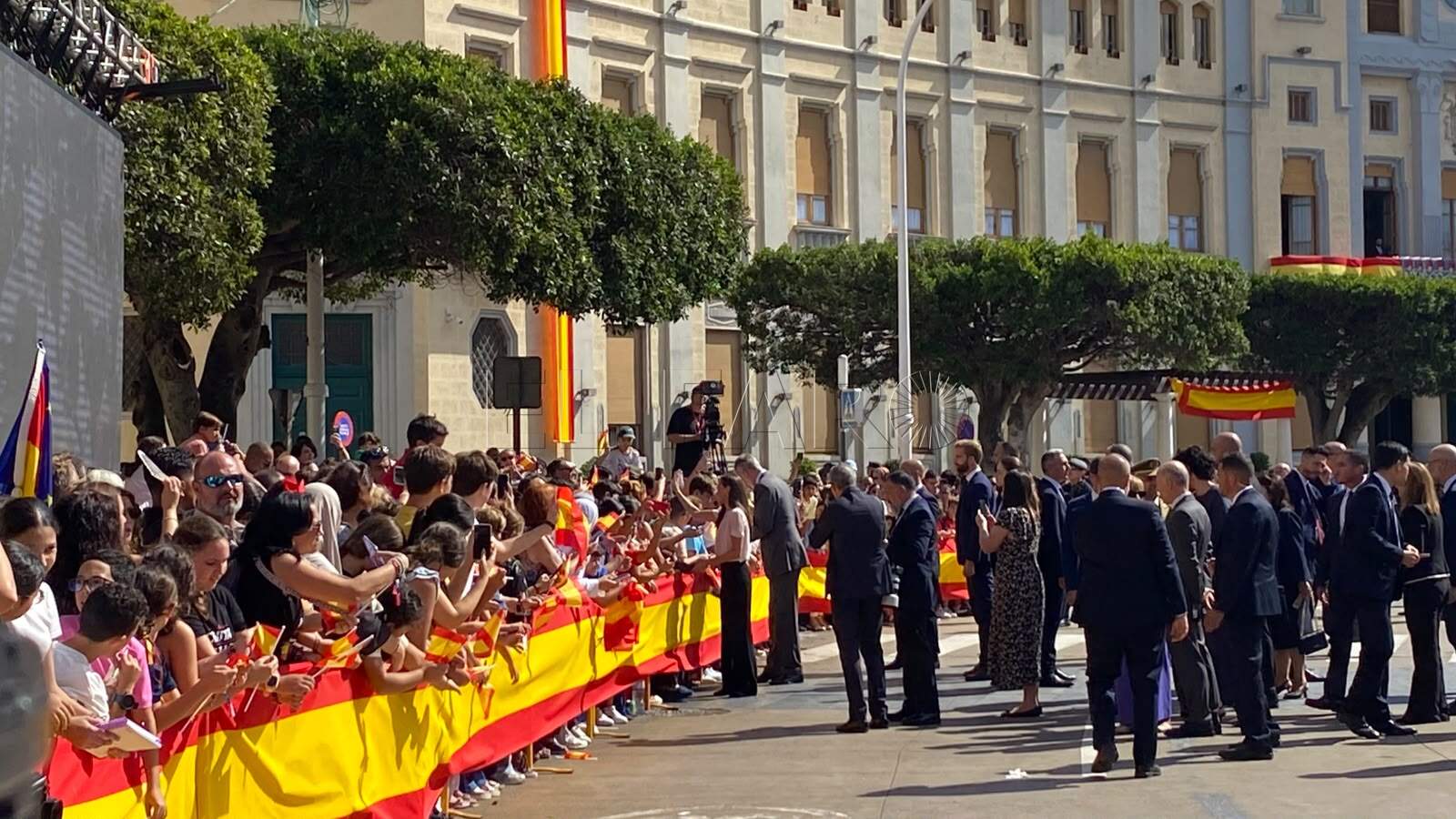Los melillenses, emocionados e impacientes ante la llegada inminente de los Reyes