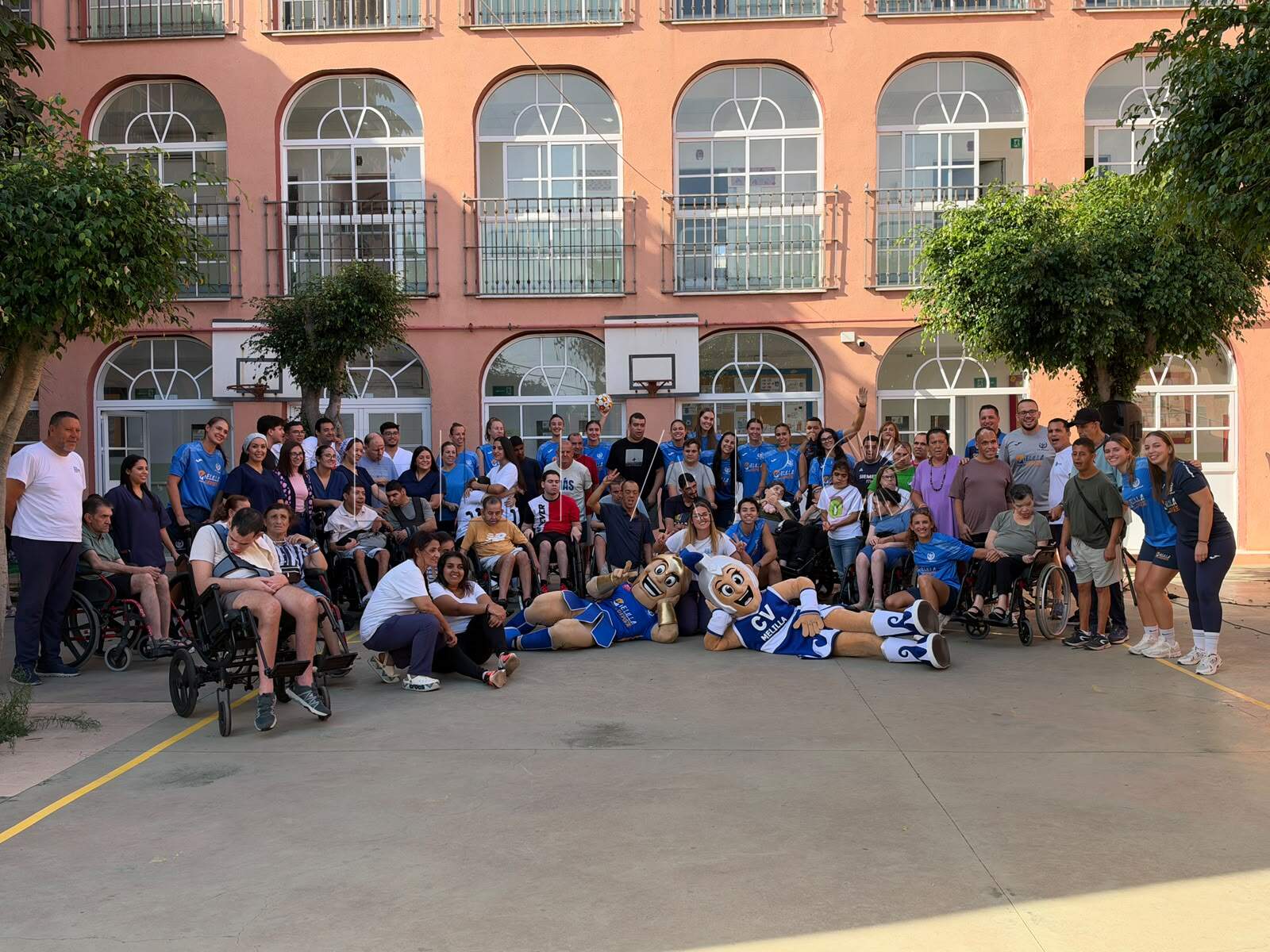 El Club Voleibol Melilla consolida su compromiso social y deportivo con una ronda de visitas institucionales y solidarias