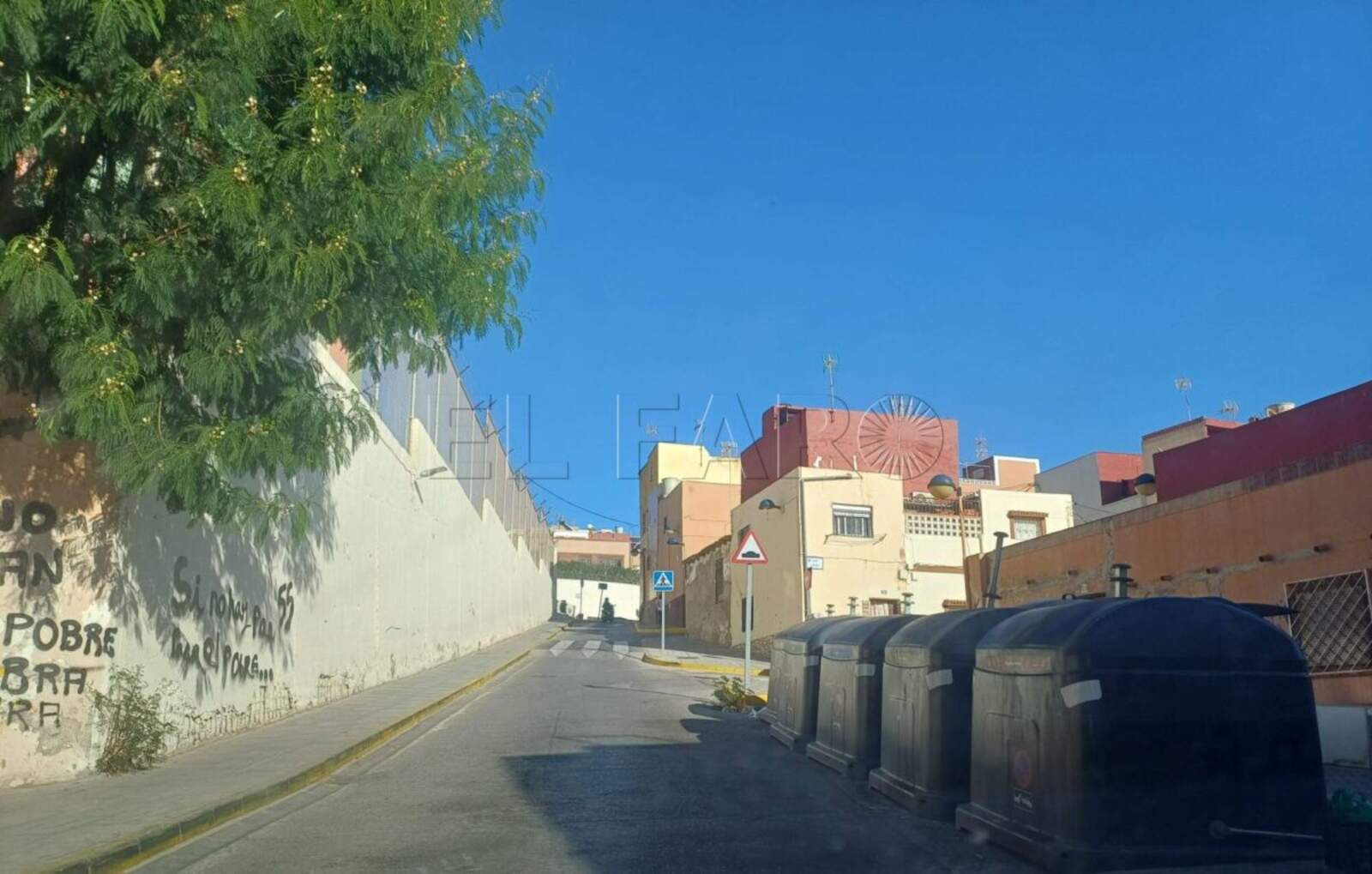 Vecinos de Canteras de Pablo Pérez y Pedro de Mendoza denuncian vertidos de residuos en sus calles