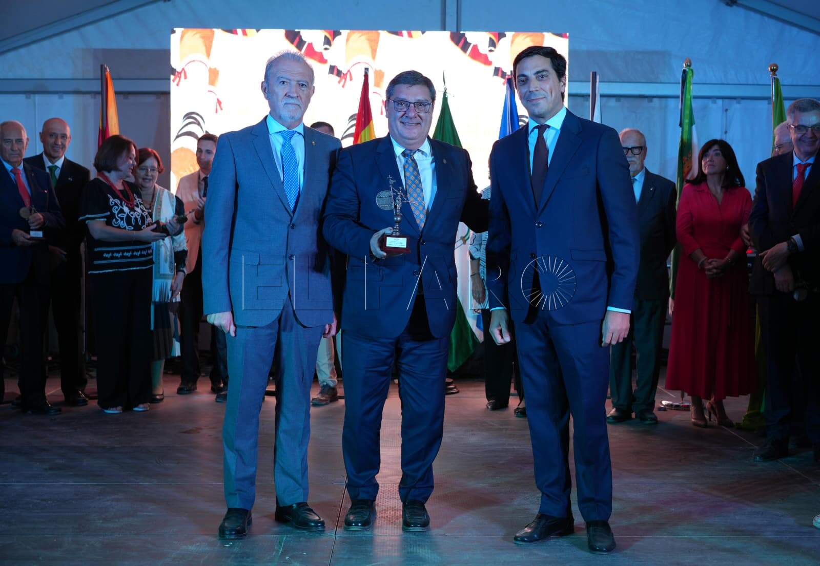 Francisco Díaz, Giraldillo de Honor en el encuentro sevillano de casas regionales
