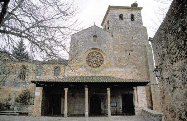 Colegiata de San Cosme y San Damián
