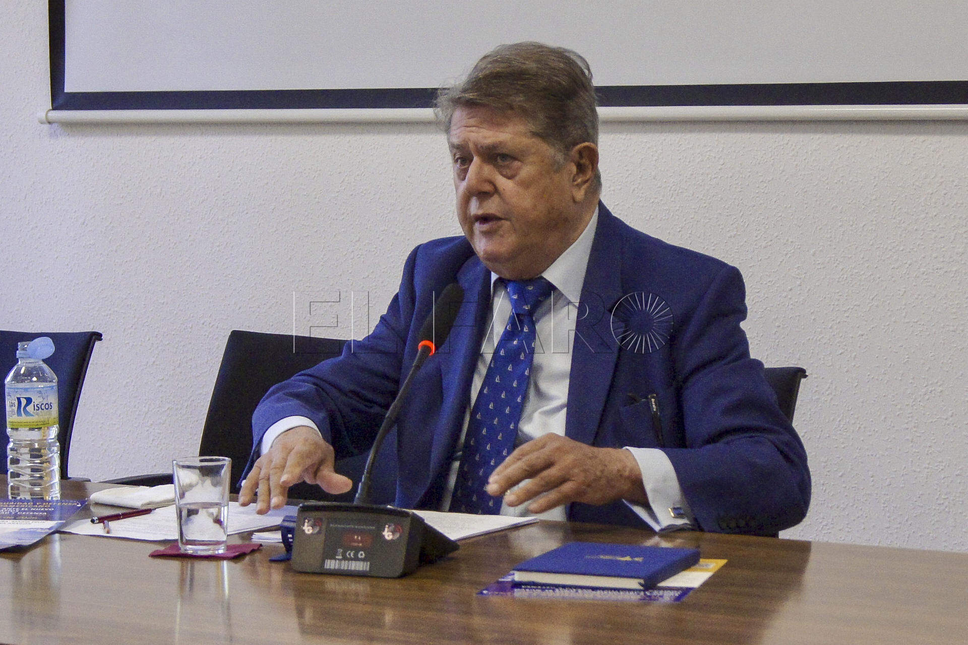 Exministro de Defensa advierte de que el peligro para España “viene del sur”